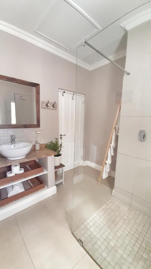 Отель Woodlands Self Catering Найсне Экстерьер фото